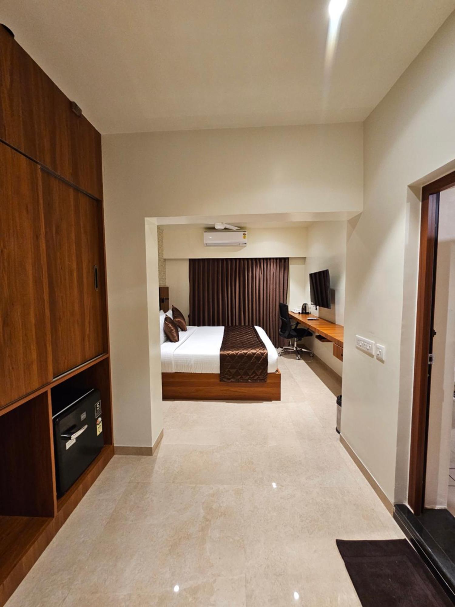 Hotel Pl Grand Karaikudi Exterior foto