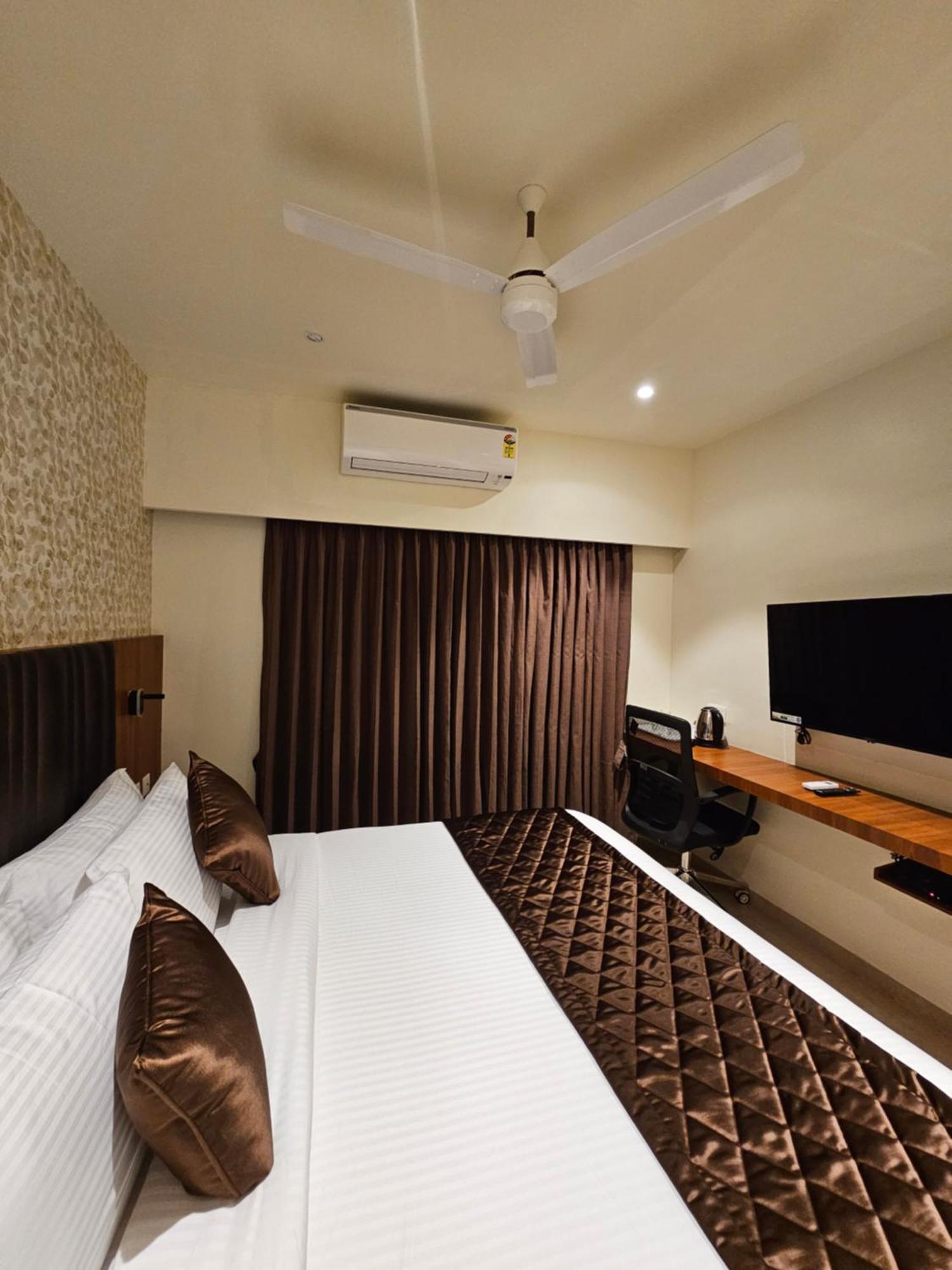 Hotel Pl Grand Karaikudi Exterior foto