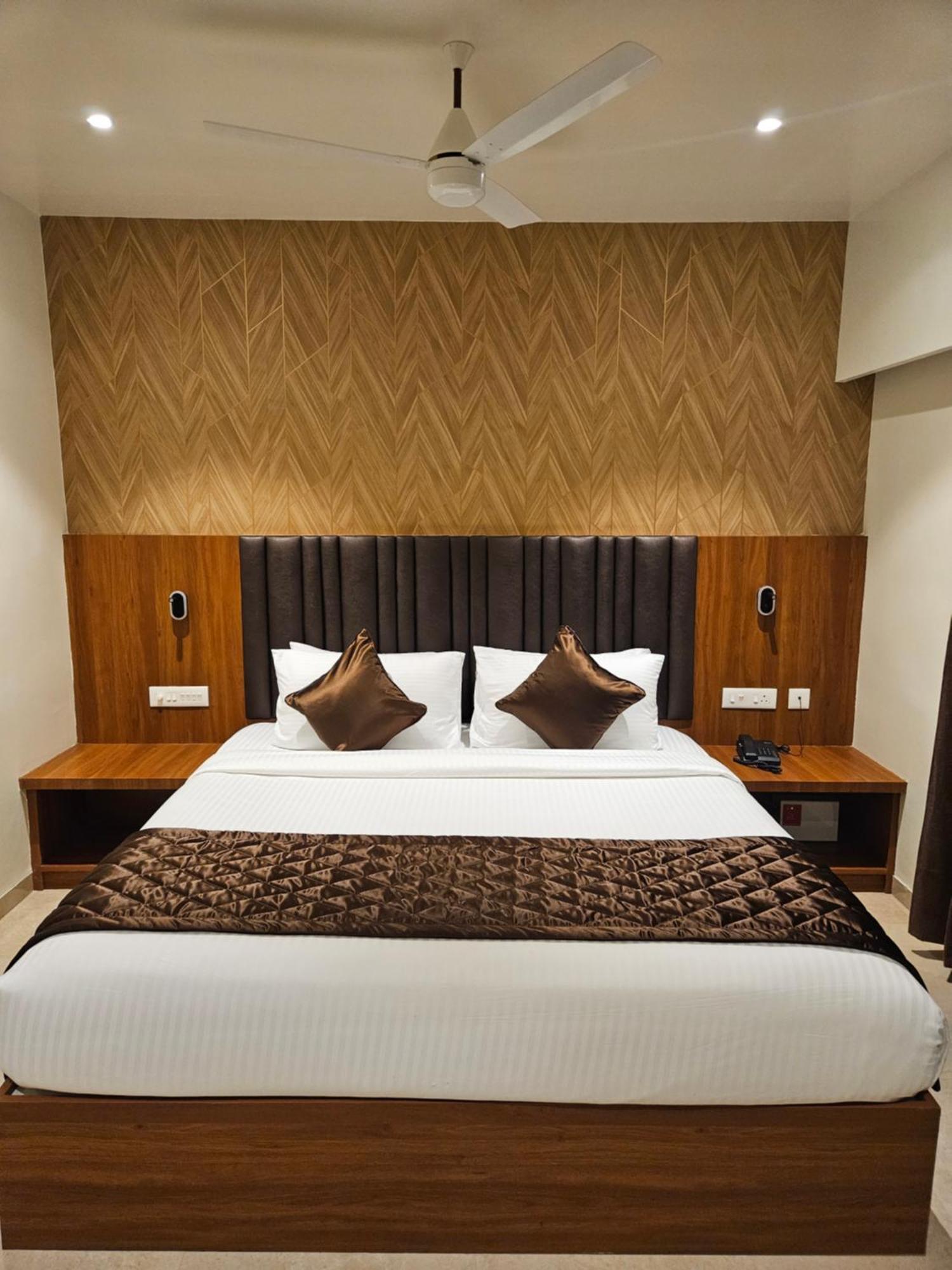 Hotel Pl Grand Karaikudi Exterior foto